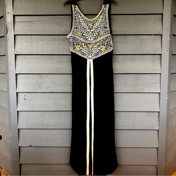 Urban Outfitters Black embroidered tunic NWT size L - Picture 1 of 8